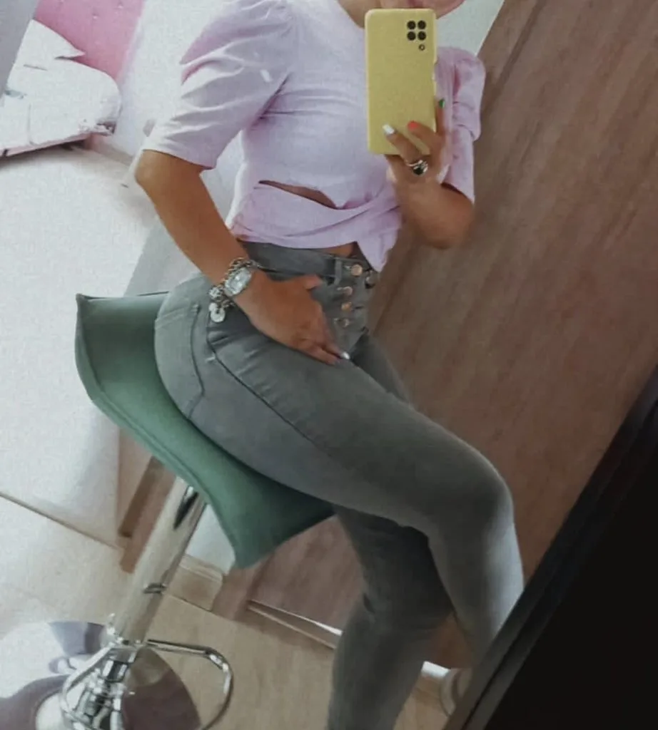 selfie of a Colombian Hotwife